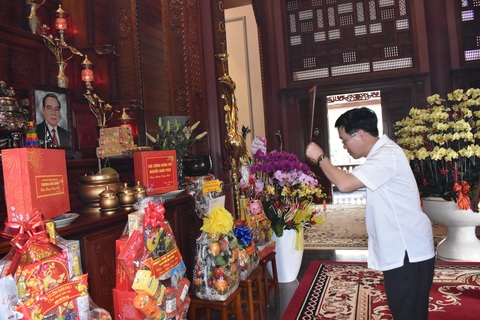 Ông Võ Văn Thưởng chúc tết gia đình nguyên lãnh đạo Đảng, Nhà nước - Ảnh 1. Ông Võ Văn Thưởng chúc tết gia đình nguyên lãnh đạo Đảng, Nhà nước - Ảnh 1.