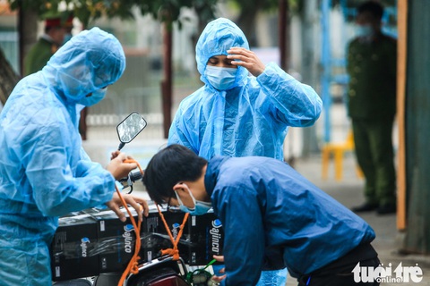 Bộ điều chỉnh cách ly, 57 học sinh lớp 3 trường Xuân Phương có thể về nhà ăn tết - Ảnh 1. Bộ điều chỉnh cách ly, 57 học sinh lớp 3 trường Xuân Phương có thể về nhà ăn tết - Ảnh 1.