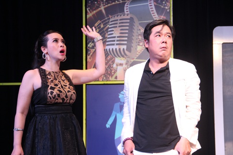 Một vòng sàn diễn tết: Bi hài đủ vị - Ảnh 3. Một vòng sàn diễn tết: Bi hài đủ vị - Ảnh 3.