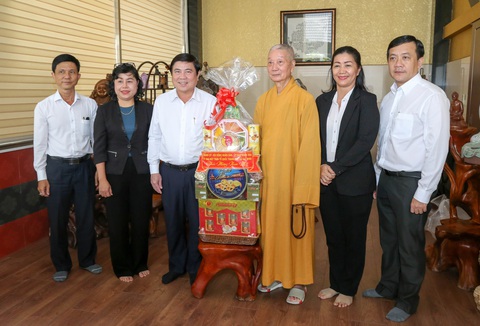 Chủ tịch UBND TP.HCM Nguyễn Thành Phong chúc tết chức sắc tôn giáo - Ảnh 1. Chủ tịch UBND TP.HCM Nguyễn Thành Phong chúc tết chức sắc tôn giáo - Ảnh 1.