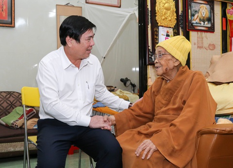 Chủ tịch UBND TP.HCM Nguyễn Thành Phong chúc tết chức sắc tôn giáo - Ảnh 2. Chủ tịch UBND TP.HCM Nguyễn Thành Phong chúc tết chức sắc tôn giáo - Ảnh 2.