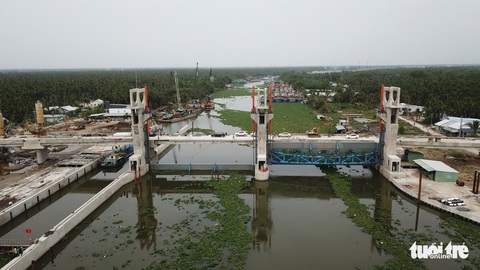 Siêu công trình thủy lợi ở miền Tây vận hành tạm - Ảnh 2. Siêu công trình thủy lợi ở miền Tây vận hành tạm - Ảnh 2.