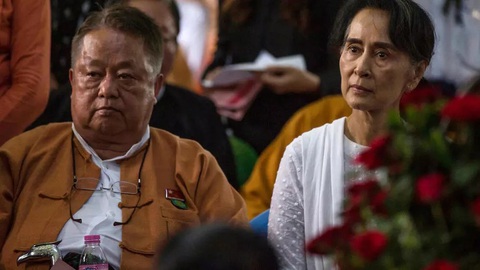 Cánh tay phải của bà Suu Kyi bị bắt khi biểu tình lan rộng ở Myanmar - Ảnh 1. Cánh tay phải của bà Suu Kyi bị bắt khi biểu tình lan rộng ở Myanmar - Ảnh 1.
