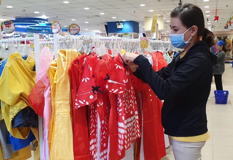 Sức mua tăng, khuyến mãi đậm tại siêu thị - Ảnh 3. Sức mua tăng, khuyến mãi đậm tại siêu thị - Ảnh 3.