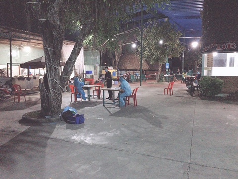 Bệnh nhân COVID-19 đi nhậu, tiếp xúc nhiều người, TP Đồng Xoài gấp rút truy vết, cách ly - Ảnh 1. Bệnh nhân COVID-19 đi nhậu, tiếp xúc nhiều người, TP Đồng Xoài gấp rút truy vết, cách ly - Ảnh 1.