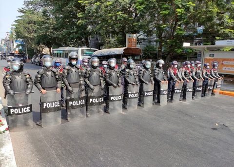 Myanmar đã bắt người nước ngoài đầu tiên sau đảo chính - Ảnh 1. Myanmar đã bắt người nước ngoài đầu tiên sau đảo chính - Ảnh 1.