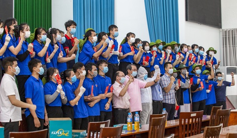 Nhân viên sân bay được yêu cầu quay xe khi biết nhiễm COVID-19 - Ảnh 2. Nhân viên sân bay được yêu cầu quay xe khi biết nhiễm COVID-19 - Ảnh 2.