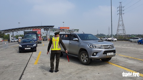 Những tình huống tréo ngoe về yêu cầu xác nhận đi lại của Hải Phòng - Ảnh 7. Những tình huống tréo ngoe về yêu cầu xác nhận đi lại của Hải Phòng - Ảnh 7.