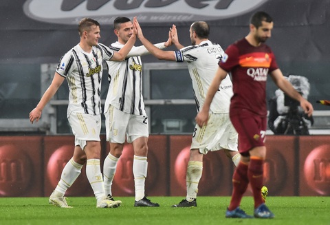 Ronaldo ‘nổ súng’, Juventus hạ Roma - Ảnh 2. Ronaldo ‘nổ súng’, Juventus hạ Roma - Ảnh 2.