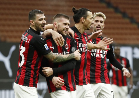 Ibrahimovic ghi bàn thứ 500 và 501, AC Milan trở lại ngôi đầu bảng - Ảnh 3. Ibrahimovic ghi bàn thứ 500 và 501, AC Milan trở lại ngôi đầu bảng - Ảnh 3.
