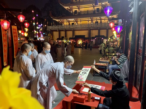 Tái hiện không gian Tết Việt nơi cửa thiền - Ảnh 3. Tái hiện không gian Tết Việt nơi cửa thiền - Ảnh 3.