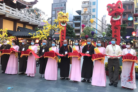 Tái hiện không gian Tết Việt nơi cửa thiền - Ảnh 1. Tái hiện không gian Tết Việt nơi cửa thiền - Ảnh 1.