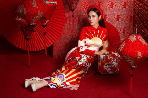 Khánh Vân, Kim Duyên, Thúy Vân, Hoàng My gửi thông điệp bình an cho Tân Sửu - Ảnh 4. Khánh Vân, Kim Duyên, Thúy Vân, Hoàng My gửi thông điệp bình an cho Tân Sửu - Ảnh 4.