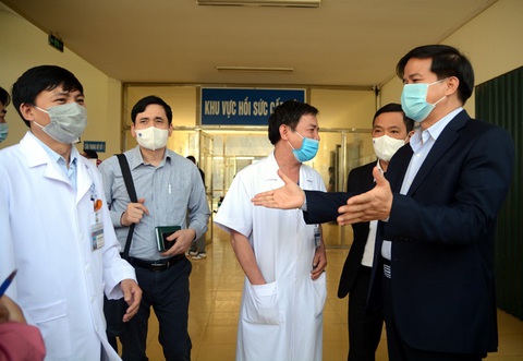 Chống dịch COVID-19 xuyên Tết - Ảnh 1. Chống dịch COVID-19 xuyên Tết - Ảnh 1.