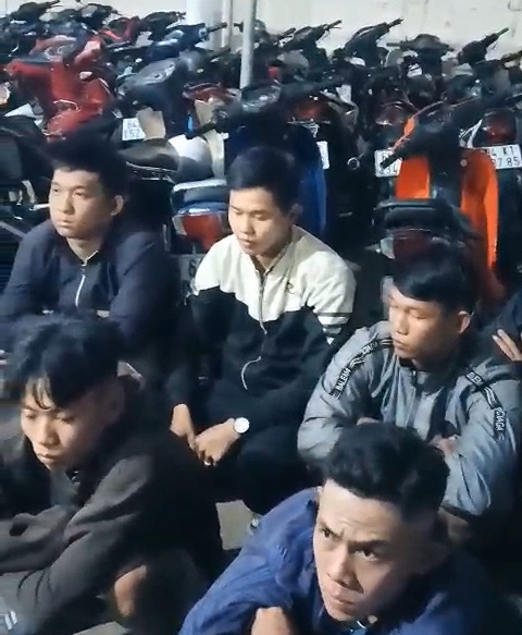 Kịp thời ngăn chặn hơn 100 xe máy đua trên quốc lộ 1 nhờ tin báo của người dân - Ảnh 1. Kịp thời ngăn chặn hơn 100 xe máy đua trên quốc lộ 1 nhờ tin báo của người dân - Ảnh 1.