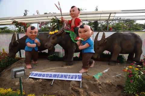 Ngắm đường hoa nghệ thuật Cần Thơ trước khai mạc - Ảnh 7. Ngắm đường hoa nghệ thuật Cần Thơ trước khai mạc - Ảnh 7.