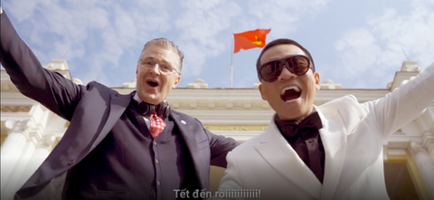 Đại sứ Mỹ Kritenbrink chúc Tết bằng... rap Việt - Ảnh 1. Đại sứ Mỹ Kritenbrink chúc Tết bằng... rap Việt - Ảnh 1.
