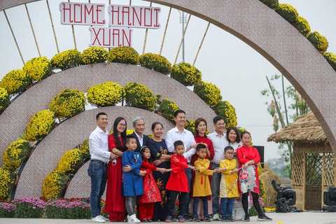 Mở cửa đường hoa Home Hanoi Xuan 2021 - Ảnh 1. Mở cửa đường hoa Home Hanoi Xuan 2021 - Ảnh 1.