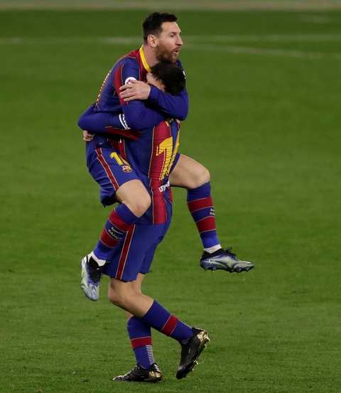 Vừa vào sân từ ghế dự bị Messi ghi bàn giúp Barca thoát nạn - Ảnh 3. Vừa vào sân từ ghế dự bị Messi ghi bàn giúp Barca thoát nạn - Ảnh 3.