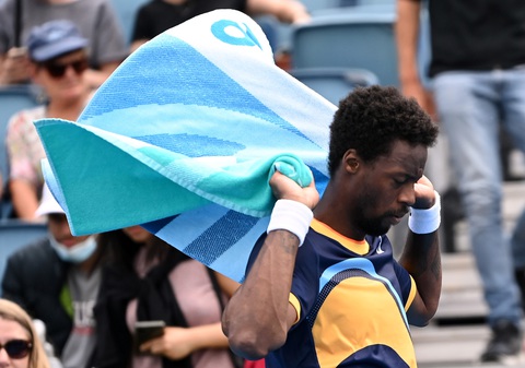 Gael Monfils kẹt trong cơn ác mộng, thua đối thủ 21 tuổi - Ảnh 2. Gael Monfils kẹt trong cơn ác mộng, thua đối thủ 21 tuổi - Ảnh 2.