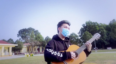 Minh Vương M4U là F1 COVID-19, vào khu cách ly vẫn lạc quan quay MV - Ảnh 1. Minh Vương M4U là F1 COVID-19, vào khu cách ly vẫn lạc quan quay MV - Ảnh 1.