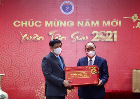 Thủ tướng: Cảm ơn đội ngũ chống dịch, có nhiều người sẽ đón Tết trong bệnh viện - Ảnh 2. Thủ tướng: Cảm ơn đội ngũ chống dịch, có nhiều người sẽ đón Tết trong bệnh viện - Ảnh 2.