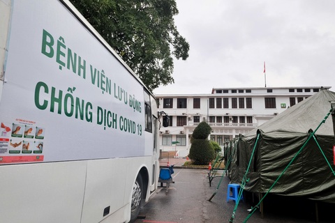 Bên trong khu bệnh viện dã chiến Bạch Mai chỉ làm trong 4 tiếng - Ảnh 6. Bên trong khu bệnh viện dã chiến Bạch Mai chỉ làm trong 4 tiếng - Ảnh 6.