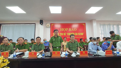 Triệt phá đường dây pha chế 2,7 triệu lít xăng giả liên tỉnh, bắt 26 người - Ảnh 3. Triệt phá đường dây pha chế 2,7 triệu lít xăng giả liên tỉnh, bắt 26 người - Ảnh 3.