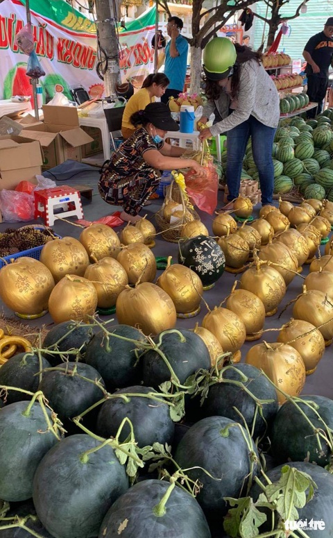 Thú vị chợ trái cây chưng tết ở Long Xuyên - Ảnh 7. Thú vị chợ trái cây chưng tết ở Long Xuyên - Ảnh 7.