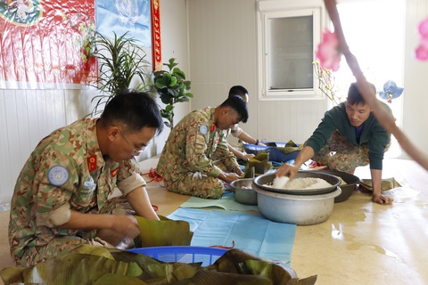 Tết ở bệnh viện dã chiến 2.2 Việt Nam tại Nam Sudan: Hồi hộp chờ gạo nếp - Ảnh 2. Tết ở bệnh viện dã chiến 2.2 Việt Nam tại Nam Sudan: Hồi hộp chờ gạo nếp - Ảnh 2.