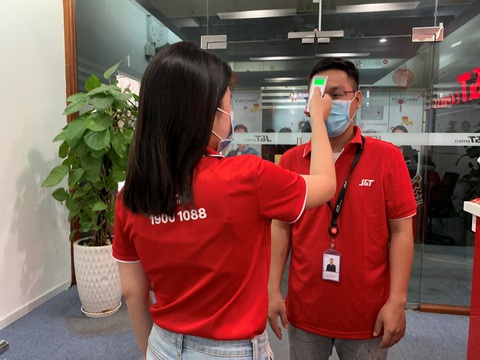 Chuyển phát nhanh J&T Express rút ngắn thời gian nghỉ Tết hỗ trợ khách gửi hàng - Ảnh 3. Chuyển phát nhanh J&T Express rút ngắn thời gian nghỉ Tết hỗ trợ khách gửi hàng - Ảnh 3.