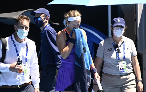 Azarenka khó chịu khi được hỏi lý do khó thở lúc đang thi đấu - Ảnh 2. Azarenka khó chịu khi được hỏi lý do khó thở lúc đang thi đấu - Ảnh 2.
