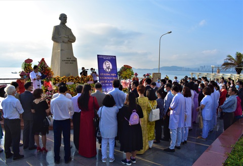 Tưởng niệm bác sĩ A. Yersin, mong sớm vượt qua đại dịch COVID-19 - Ảnh 1. Tưởng niệm bác sĩ A. Yersin, mong sớm vượt qua đại dịch COVID-19 - Ảnh 1.