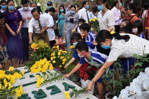 Tưởng niệm bác sĩ A. Yersin, mong sớm vượt qua đại dịch COVID-19 - Ảnh 5. Tưởng niệm bác sĩ A. Yersin, mong sớm vượt qua đại dịch COVID-19 - Ảnh 5.