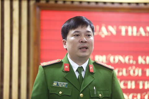 Cháu bé 3 tuổi rơi từ tầng 12 chung cư: Lúc bé rơi, bố mẹ đang tiễn khách - Ảnh 3. Cháu bé 3 tuổi rơi từ tầng 12 chung cư: Lúc bé rơi, bố mẹ đang tiễn khách - Ảnh 3.