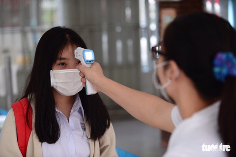 Học sinh TP.HCM trở lại trường sau kỳ nghỉ tết dài chống dịch - Ảnh 8. Học sinh TP.HCM trở lại trường sau kỳ nghỉ tết dài chống dịch - Ảnh 8.
