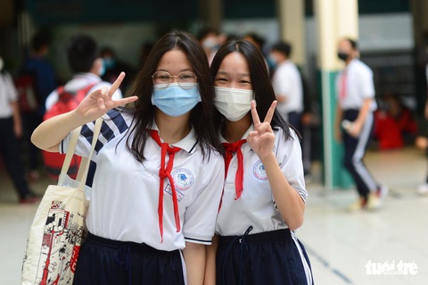 Học sinh TP.HCM trở lại trường sau kỳ nghỉ tết dài chống dịch - Ảnh 11. Học sinh TP.HCM trở lại trường sau kỳ nghỉ tết dài chống dịch - Ảnh 11.
