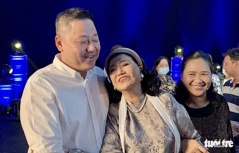 Cuộc trùng phùng với người con nuôi hơn 40 năm thất lạc của NSND Kim Cương - Ảnh 4. Cuộc trùng phùng với người con nuôi hơn 40 năm thất lạc của NSND Kim Cương - Ảnh 4.