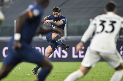 Ronaldo mắc sai lầm khi đứng hàng rào, HLV Pirlo nói gì? - Ảnh 1. Ronaldo mắc sai lầm khi đứng hàng rào, HLV Pirlo nói gì? - Ảnh 1.