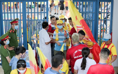 V-League 2021 trở lại: Quyết liệt chống dịch COVID-19 - Ảnh 1. V-League 2021 trở lại: Quyết liệt chống dịch COVID-19 - Ảnh 1.