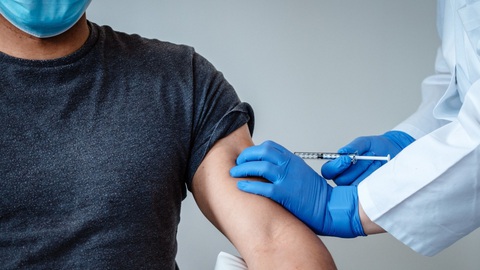 WHO khuyến cáo vaccine ngừa COVID-19 gây triệu chứng giống cúm - Ảnh 1. WHO khuyến cáo vaccine ngừa COVID-19 gây triệu chứng giống cúm - Ảnh 1.