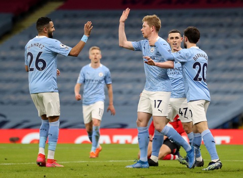 Vùi dập Southampton, Man City bỏ xa Man Utd 14 điểm - Ảnh 1. Vùi dập Southampton, Man City bỏ xa Man Utd 14 điểm - Ảnh 1.