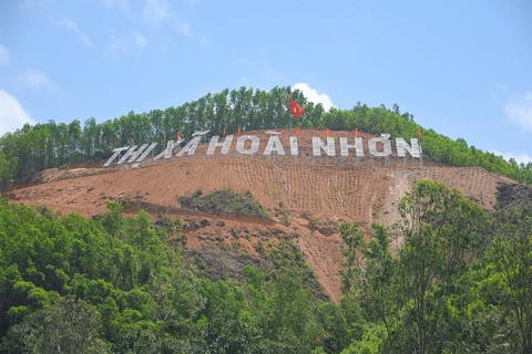 Phá rừng để gắn tên Thị Xã Hoài Nhơn: Sẽ trồng cây, phủ xanh lại rừng - Ảnh 2. Phá rừng để gắn tên Thị Xã Hoài Nhơn: Sẽ trồng cây, phủ xanh lại rừng - Ảnh 2.