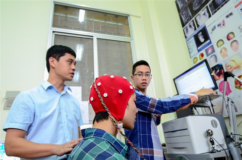 Đào tạo tiến sĩ bằng tiền ngân sách: Bên nào quản lý để đảm bảo tiến sĩ về nước? - Ảnh 1. Đào tạo tiến sĩ bằng tiền ngân sách: Bên nào quản lý để đảm bảo tiến sĩ về nước? - Ảnh 1.