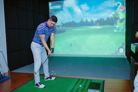 Điểm tin thể thao tối 10-3: Cựu tuyển thủ golf quốc gia mở phòng golf giả lập - Ảnh 1. Điểm tin thể thao tối 10-3: Cựu tuyển thủ golf quốc gia mở phòng golf giả lập - Ảnh 1.