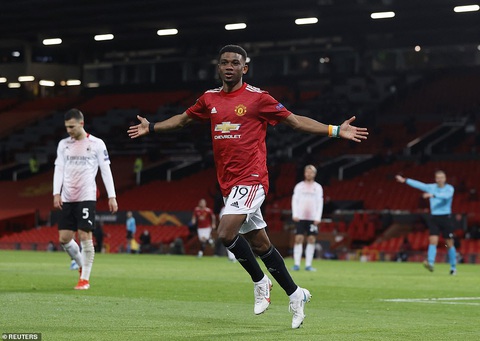 Europa League: AC Milan gỡ hòa Manchester United ở phút 90+2 - Ảnh 2. Europa League: AC Milan gỡ hòa Manchester United ở phút 90+2 - Ảnh 2.