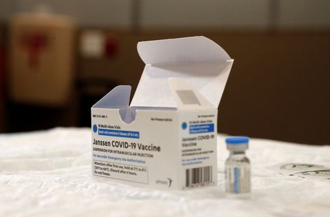 EU cấp phép sử dụng vắc xin phòng COVID-19 của Johnson & Johnson - Ảnh 1. EU cấp phép sử dụng vắc xin phòng COVID-19 của Johnson & Johnson - Ảnh 1.