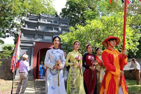 Huế khôi phục dạy môn nữ công gia chánh trong trường học - Ảnh 1. Huế khôi phục dạy môn nữ công gia chánh trong trường học - Ảnh 1.