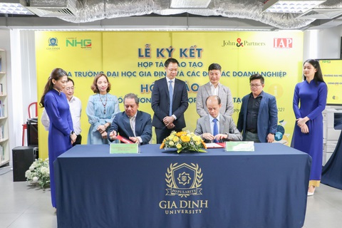 Ngôi trường bắt tay doanh nghiệp đào tạo sinh viên có thể đi làm ngay - Ảnh 1. Ngôi trường bắt tay doanh nghiệp đào tạo sinh viên có thể đi làm ngay - Ảnh 1.