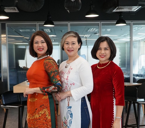 Tăng tỉ lệ nữ giới trong bộ máy lãnh đạo - Khách hàng được hưởng lợi - Ảnh 1. Tăng tỉ lệ nữ giới trong bộ máy lãnh đạo - Khách hàng được hưởng lợi - Ảnh 1.